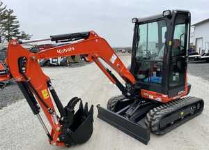 Mini-excavatrice sur chenilles Kubota U27-4 avec pince, godet et marteau hydraulique pour l'agriculture et la construction - Product Image 1