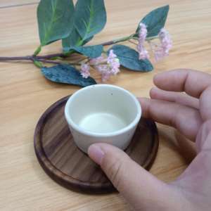 Juego de Posavasos de Madera Natural con Acabado Liso para Bebidas Calientes y Frías de Uso Diario - Product Image 1