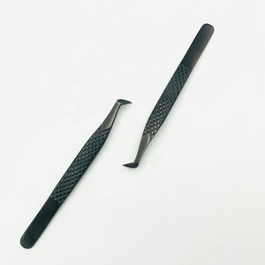 Vente en gros pince à cils professionnelle solide en acier inoxydable avec poignée diamantée Faux cils avec logo personnalisé Plasma noir pointu - Product Image 5