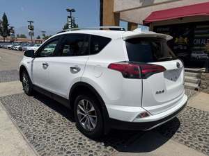 Toyota RAV4 Hybrid XLE AWD Plus 2016 Usada en Buen Estado, Sin Accidentes, Volante a la Izquierda/Derecha - Product Image 3