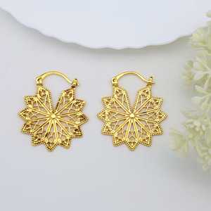 เครื่องประดับอินเทรนด์คุณภาพสูงทองเหลืองชุบทอง 2024 ออกแบบใหม่ต่างหูดอกไม้ดอกไม้Boho Mandala Hoopแฟชั่นเครื่องประดับหู - Product Image 3