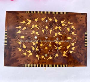 Caja de Joyería Cuadrada de Madera Hecha a Mano, Tamaño Personalizado, Color Natural, Diseño Moderno, Construcción Duradera, Decorativa para Anillos - Product Image 3