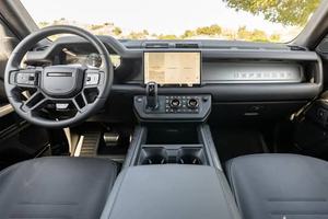 LAND ROVER DEFENDER OCTA EDITION ONE 2025 USADO, Volante a la Izquierda/Derecha - Product Image 4