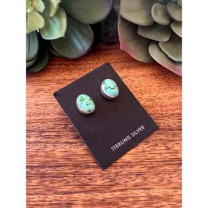 Pendientes Navajo Hechos a Mano con Diseño de Montaña Sonora, Turquesa y Plata de Ley con Incrustaciones en Bisel - Product Image 3