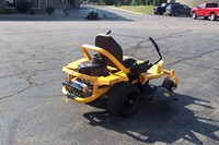 Tondeuse à gazon haute performance Cub Cadet ULTIMA ZT1 54P 2022, équipée d'un plateau de coupe de 54 pouces fabriqué en acier, alimentée par un moteur à essence de 23 ch.
