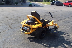 Tondeuse à gazon haute performance Cub Cadet ULTIMA ZT1 54P 2022, équipée d'un plateau de coupe de 54 pouces fabriqué en acier, alimentée par un moteur à essence de 23 ch. - Product Image 4