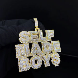 Pendentif personnalisé en acier inoxydable avec diamants CZ, style hip-hop, bijoux avec couleurs personnalisables - Product Image 1