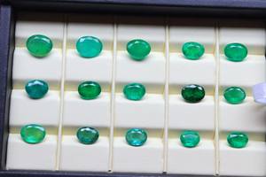 พลอยมรกตธรรมชาติแท้ตัดเป็นรูปวงรีจากแซมเบียสำหรับทำเครื่องประดับ - Product Image 3