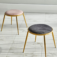 Tabouret de bar rustique de luxe en métal et velours, chaise ottoman avec cadre doré, tissu gris de qualité supérieure, mobilier pour salon et appartement