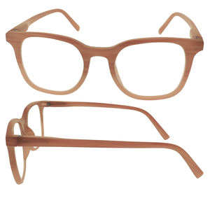 Lunettes de lecture au design élégant et unique, monture intégrale en bois grainé - Product Image 4