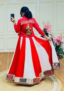 Eleve su estilo Navratri con nuestra exquisita chaqueta de mezclilla de trabajo Gamthi bordada - Product Image 4