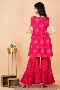 Magnifique Kurti en rayonne à motif peplum rose avec ensemble Sharara et Dupatta pour femmes et filles, Kurti brodé Palazzo - Product Image 3