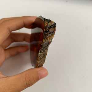 แผ่นอำพันสุมาตราสีน้ำตาลขัดเงาขนาด 8-10 ซม. แบบธรรมชาติ คริสตัลธรรมชาติ หินธรรมชาติ - Product Image 2