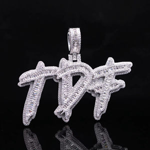 Pendentif Hip Hop en Acier Inoxydable de Haute Qualité Personnalisé avec Diamants Glacés - Product Image 1