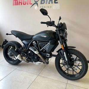 Ducati Scrambler 800 Icon Dark, una Motocicleta Elegante - Product Image 5