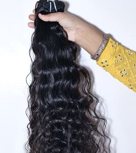 Extensions de cheveux humains de temple indien ondulés profonds noirs naturels vierges non traités Cheveux humains de vague vietnamienne bon marché - Product Image 1