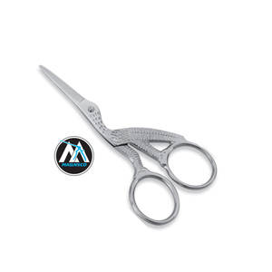 Ciseaux à cuticules en acier inoxydable pour les soins personnels - Product Image 1