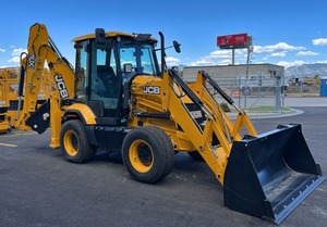 Machines de construction utilisées 2 tonnes CAT 420F chargeuse-pelleteuse tracteur avant à 4 roues motrices pour - Product Image 3