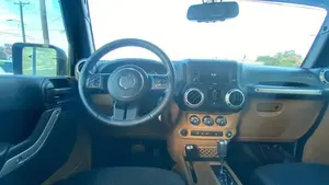 Jeep Wrangler Unlimited Sahara 2016 Usado en Perfecto Estado - Product Image 2