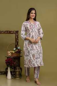 Nouvel arrivage Ensemble long Kurti Vêtements ethniques élégants pour femmes Fête de mariage Qualité supérieure Fabricant de robes traditionnelles indiennes - Product Image 2