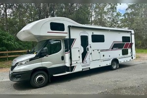 Autocaravana RV Caravana Camper Remolque Móvil en Venta Casa Rodante Espaciosa con Todas las Comodidades para Viajes y Aventuras - Product Image 2