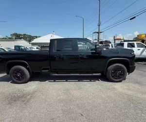 Mejor Oferta 2024: Camioneta Chevrolet S-3500 HD Crew Cab Duramax 4x4 de Caja Larga 8FT Usada con Enganche de Remolque Equipado - Product Image 3