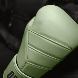Guantes de entrenamiento de boxeo de cuero profesional de primera calidad para soporte de muñeca de gancho y bucle Diseño de logotipo personalizado para boxeo marcial - Product Image 4