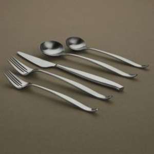 Ensemble de couverts contemporains en acier inoxydable avec des matériaux légers et une finition polie pour une salle à manger élégante sans effort - Product Image 5