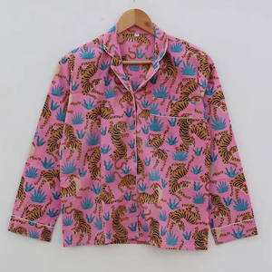 Conjunto de pijamas de algodón puro con estampado de tigre de lujo, traje de noche suave, tejido de algodón indio informal, regalo perfecto para ella - Product Image 1