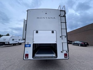 Nueva Caravana Keystone M-o-n-t-a-n-a 3941FO 2025 en Venta para Acampar y Viajar - Product Image 5