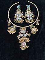 Ensemble de bijoux tendance style Polki Kundan Ad Stone avec taille ajustable pour mariage, fiançailles, anniversaire, en perles d'imitation