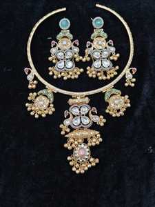 Trending Polki Kundan Ad Stone Style Jewelry Set con tamaño ajustable para boda Compromiso Aniversario Hecho Perla de imitación - Product Image 3