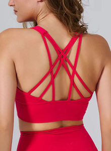 Ensemble d'entraînement 2 pièces avec étiquette personnalisée Short et soutien-gorge rouges sans couture pour femme pour ensemble de course à pied Gym & Yoga | Fabricant direct - Product Image 6