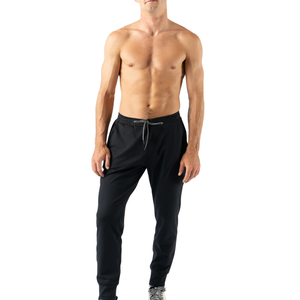 กางเกงจ็อกเกอร์ผู้ชายทรงสลิมฟิต สำหรับออกกำลังกาย วิ่ง เทรนนิ่ง ใส่ลำลอง ระบายอากาศได้ดี สวมใส่สบาย ผ้ามีความยืดหยุ่น - Product Image 5