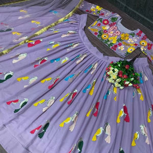 Diseñador Heavy Georgette Lehenga Choli Secuencia bordada Ropa de fiesta tradicional para bodas Recepciones Incluyendo Net Dupatta - Product Image 1