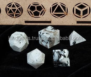 Conjunto de piedra lunar arcoíris de 5 piezas al por mayor Geometría Sagrada sólidos platónicos piedras preciosas meditación Devine energía curativa - Product Image 4