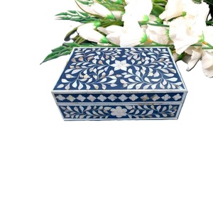 Plateau organisateur de bijoux décoratif en nacre et incrustation d'os pouvant accueillir une boîte de rangement de bijoux au design personnalisé - Product Image 5