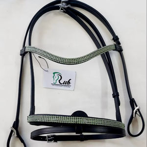 Brida de caballo de cuero negro de primera calidad, decoración de Pippin roja personalizada, aspecto impresionante cómodo, modelo internacional Rub - Product Image 1