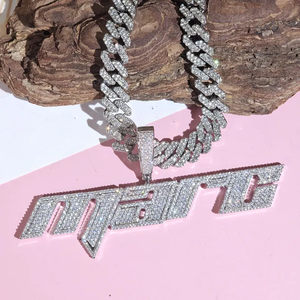 Collar Hip Hop de Lujo con Colgante de Letra con Incrustaciones de Diamantes Moissanite VVS y Cadena Cubana de Plata 925 - Product Image 3