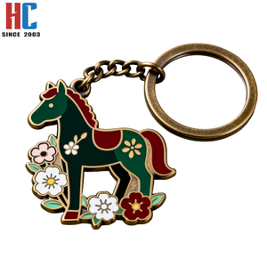 Porte-clés <span class=keywords><strong>Cheval</strong></span> 2026 en métal émaillé, plaqué or moderne, avec logo couleur personnalisé, fabriqué sur mesure par une usine avec une expérience de 23 ans, pour le Nouvel An Chinois et les entreprises - Product Image 3