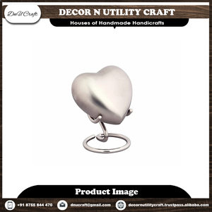 Urna para Mascotas en Forma de Corazón de Acero Inoxidable, Contenedor de Cremación Moderno y Duradero para Cenizas de Mascotas - Product Image 4