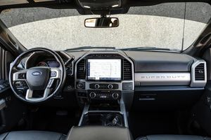 ฟอร์ด เอฟ-350 ซูเปอร์ดิวตี้ ลาเรียท ครูว์แค็บ ขับเคลื่อนสี่ล้อ ปี 2022 - Product Image 3