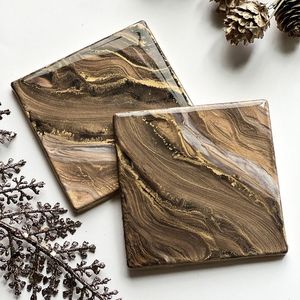 Posavasos de resina exclusivos con colores en capas y efectos brillantes para los amantes de los accesorios artísticos hechos a mano - Product Image 1