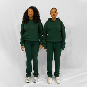 Nuevo Conjunto Deportivo de Invierno para Mujer, Sudadera con Capucha y Pantalones Acampanados, Conjunto Deportivo Personalizado con Sudadera con Capucha y Pantalones Deportivos 100% - Product Image 1