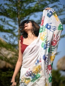 ชุดส่าหรีผ้าไหมผ้าลินินพิมพ์ลายดิจิตัลชุดปาร์ตี้ฤดูร้อนส่าหรีดีไซเนอร์แบบหรูหราสไตล์โบลีวู้ด - Product Image 2