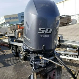 Motor Fuera de Borda Usado de Grado Industrial Yamaha de 50 HP, 4 Tiempos, Eje de 20 Pulgadas, Año 2018, OEM Personalizado, 3 Años de Garantía, Origen Estadounidense, 280 Horas - Product Image 1