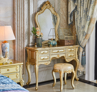 B03 # Ensemble de lit de chambre royale en bois massif de chêne sculpté à la main en cuir de luxe de style européen classique