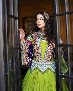 เดรสยาวถึงพื้นน้ำหนักเบาเอวธรรมชาติมีกระดุมผ้าลูกไม้ afghani - Product Image 3