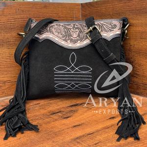 Sac à main en daim noir usiné à la main pour femmes, sacs à main à motif floral et bohème - Product Image 1