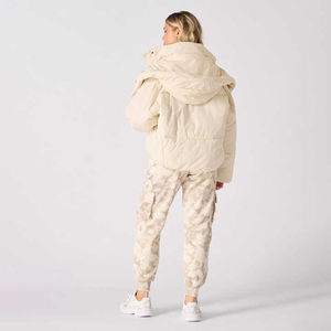 Veste matelassée d'hiver pour femmes, service OEM, respirante, coupe-vent, design personnalisé, veste matelassée confortable pour femmes - Product Image 5